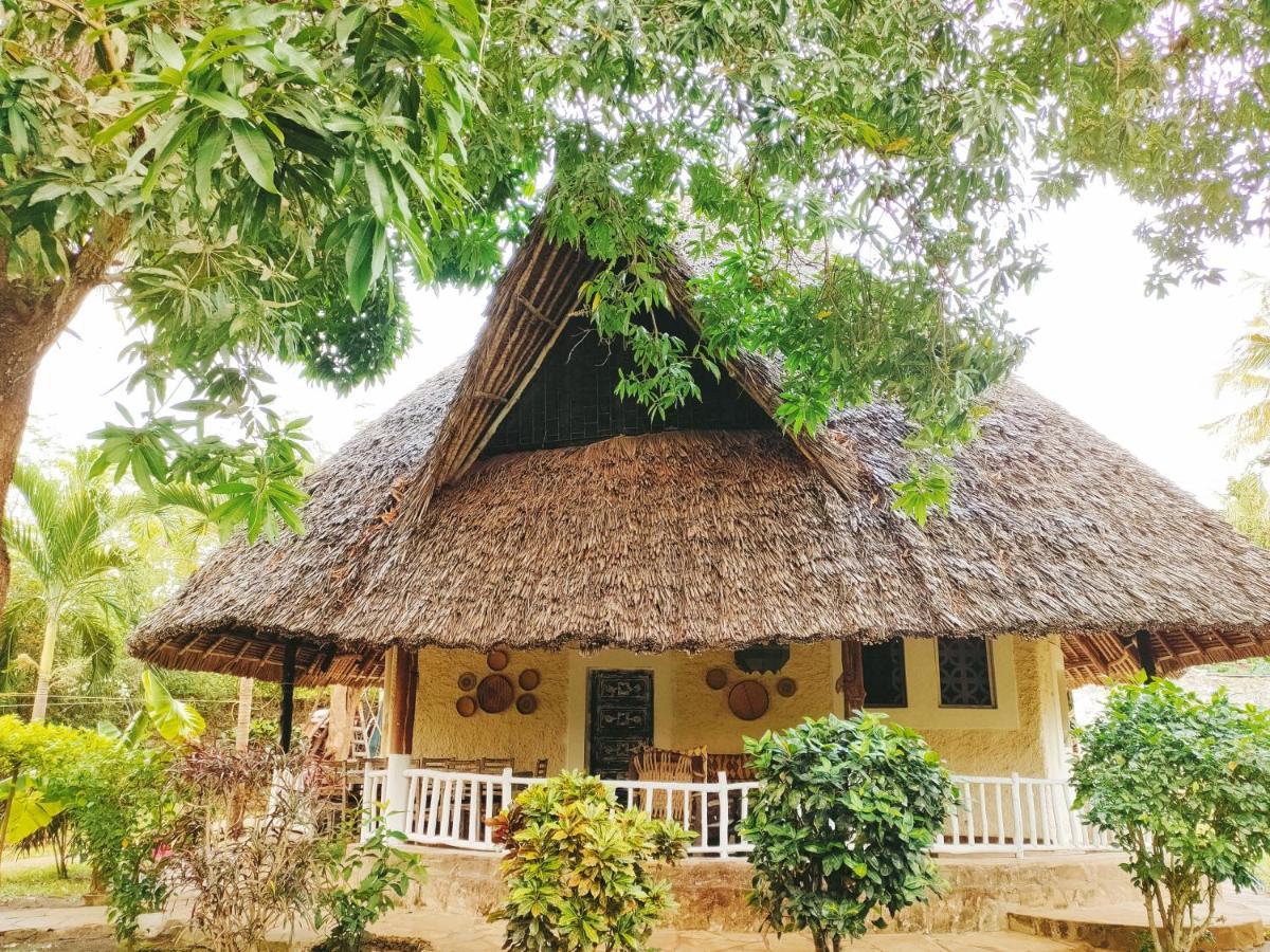 Bed and Breakfast Upani In Diani Diani Beach Zewnętrze zdjęcie