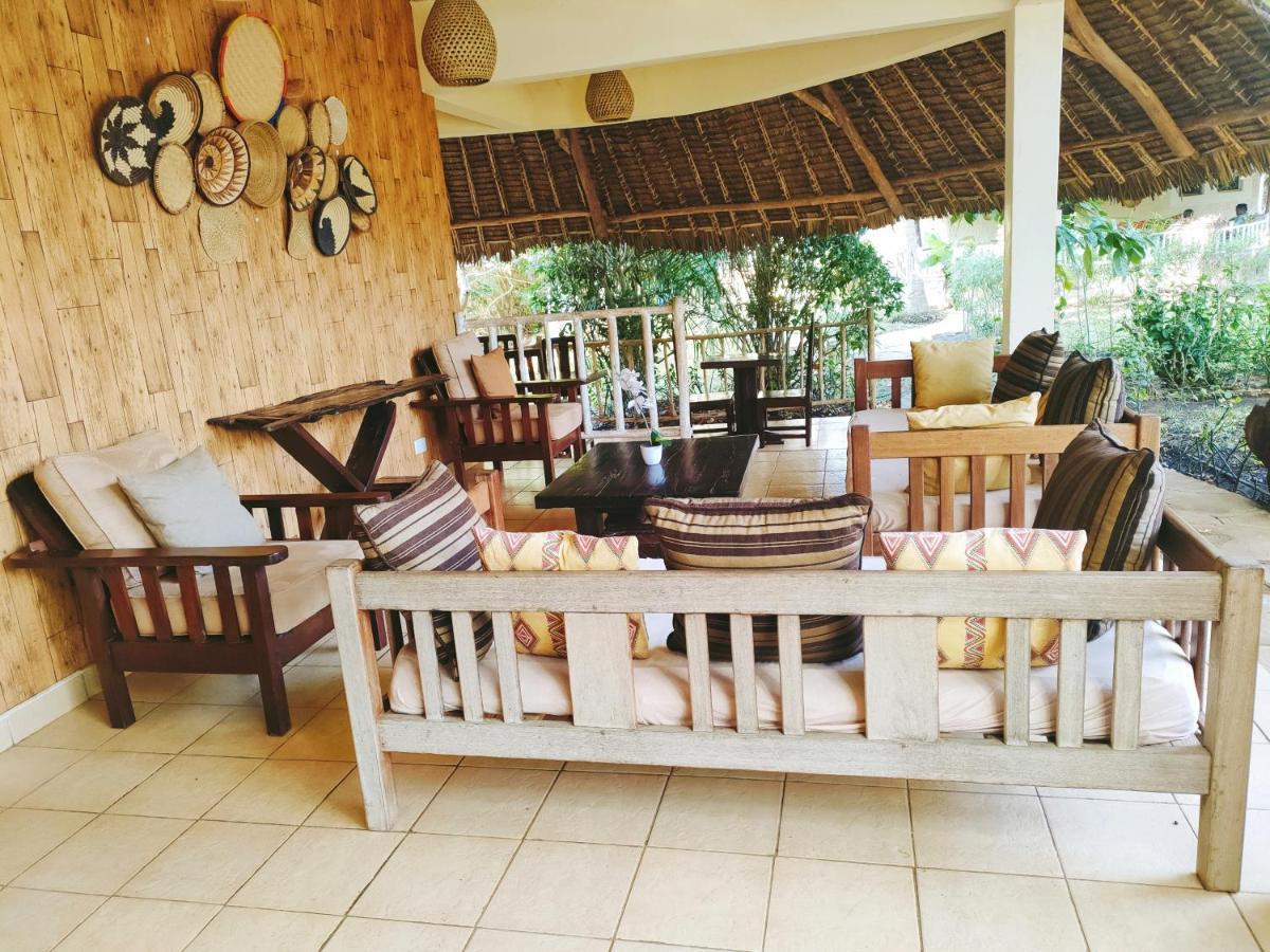 Bed and Breakfast Upani In Diani Diani Beach Zewnętrze zdjęcie