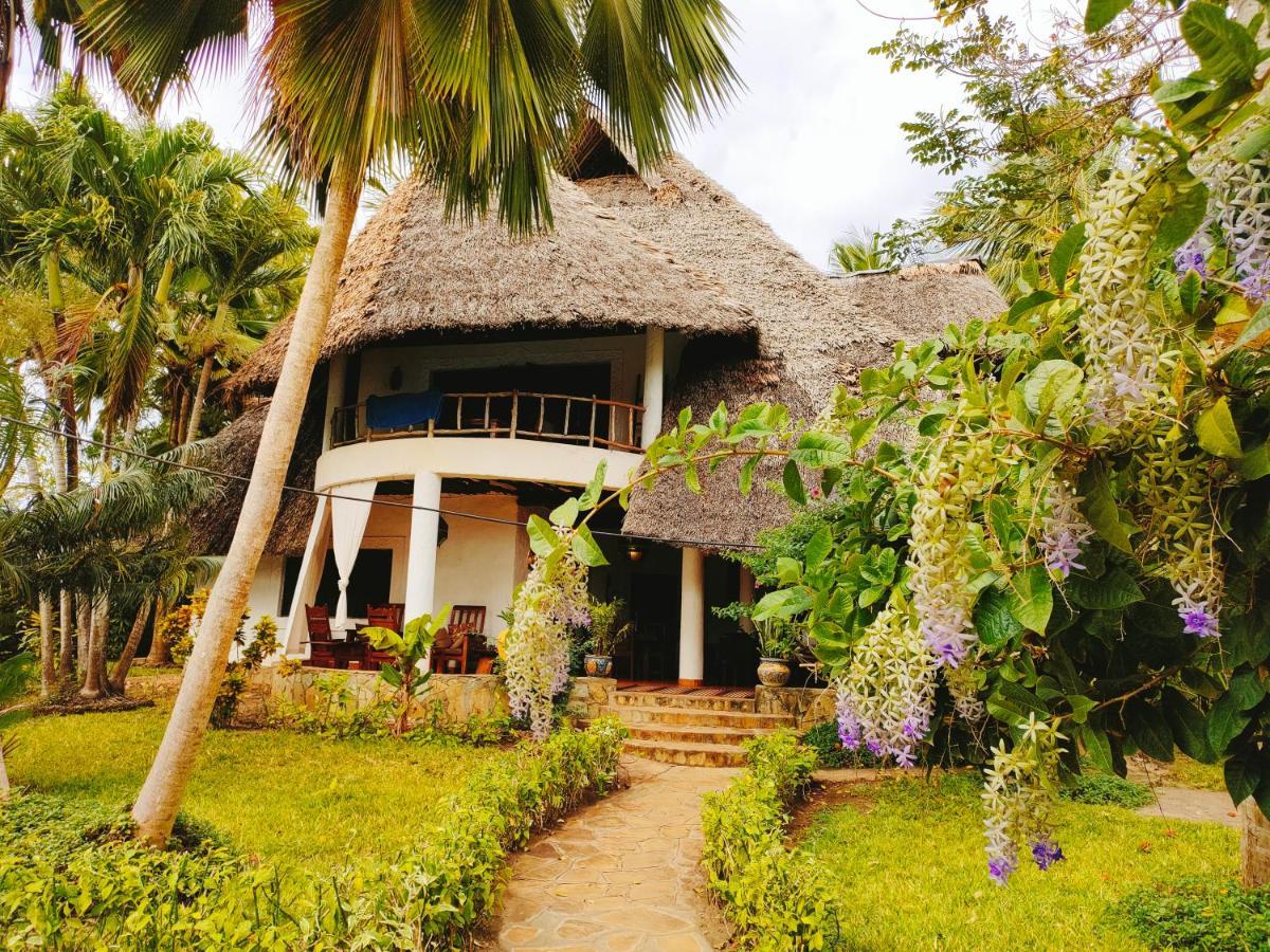 Bed and Breakfast Upani In Diani Diani Beach Zewnętrze zdjęcie