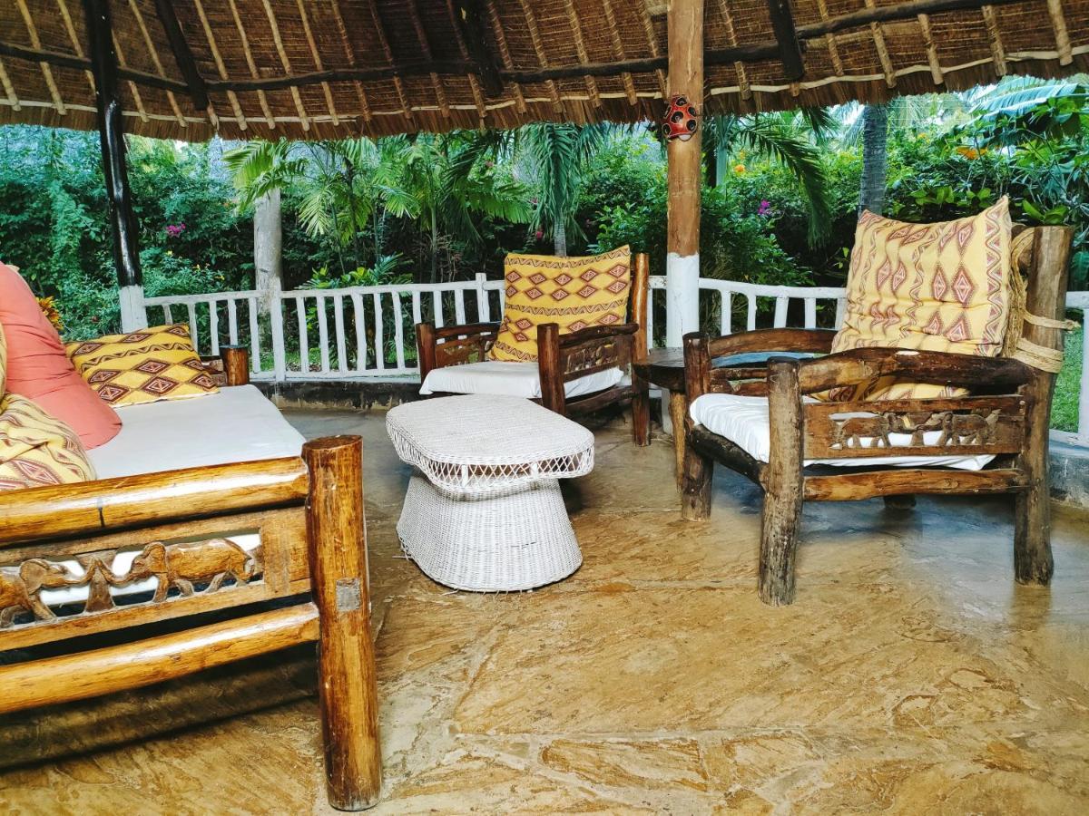 Bed and Breakfast Upani In Diani Diani Beach Zewnętrze zdjęcie