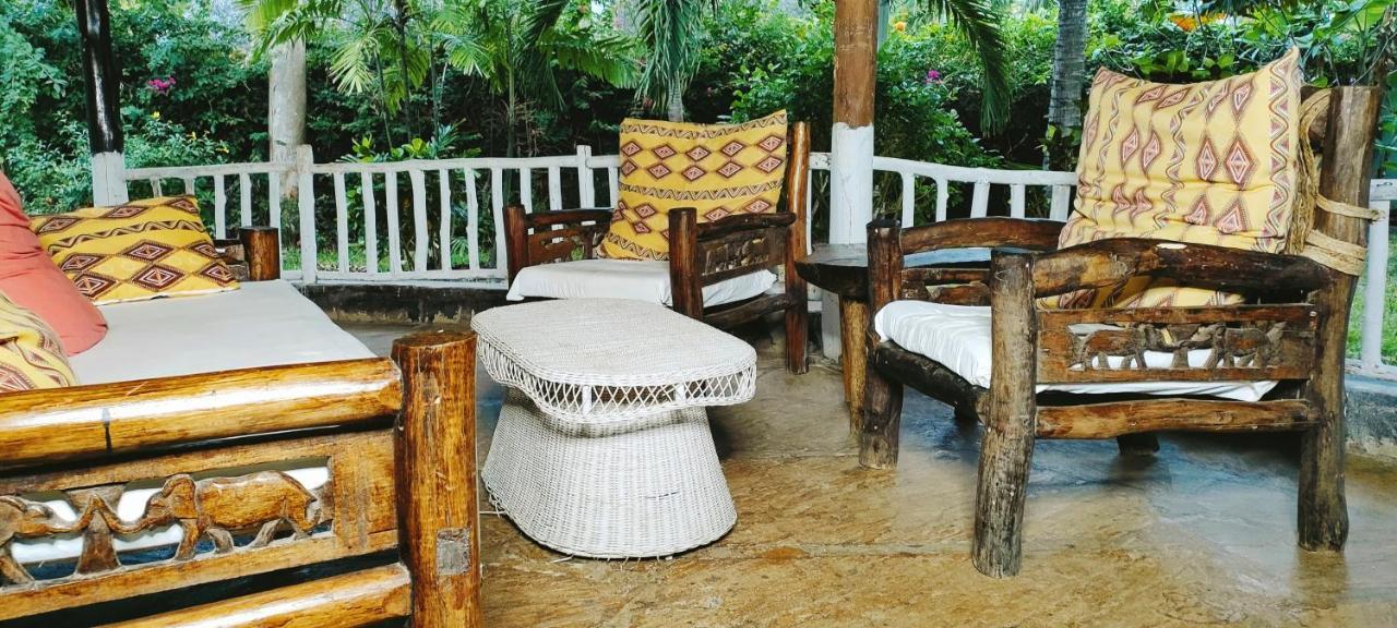 Bed and Breakfast Upani In Diani Diani Beach Zewnętrze zdjęcie