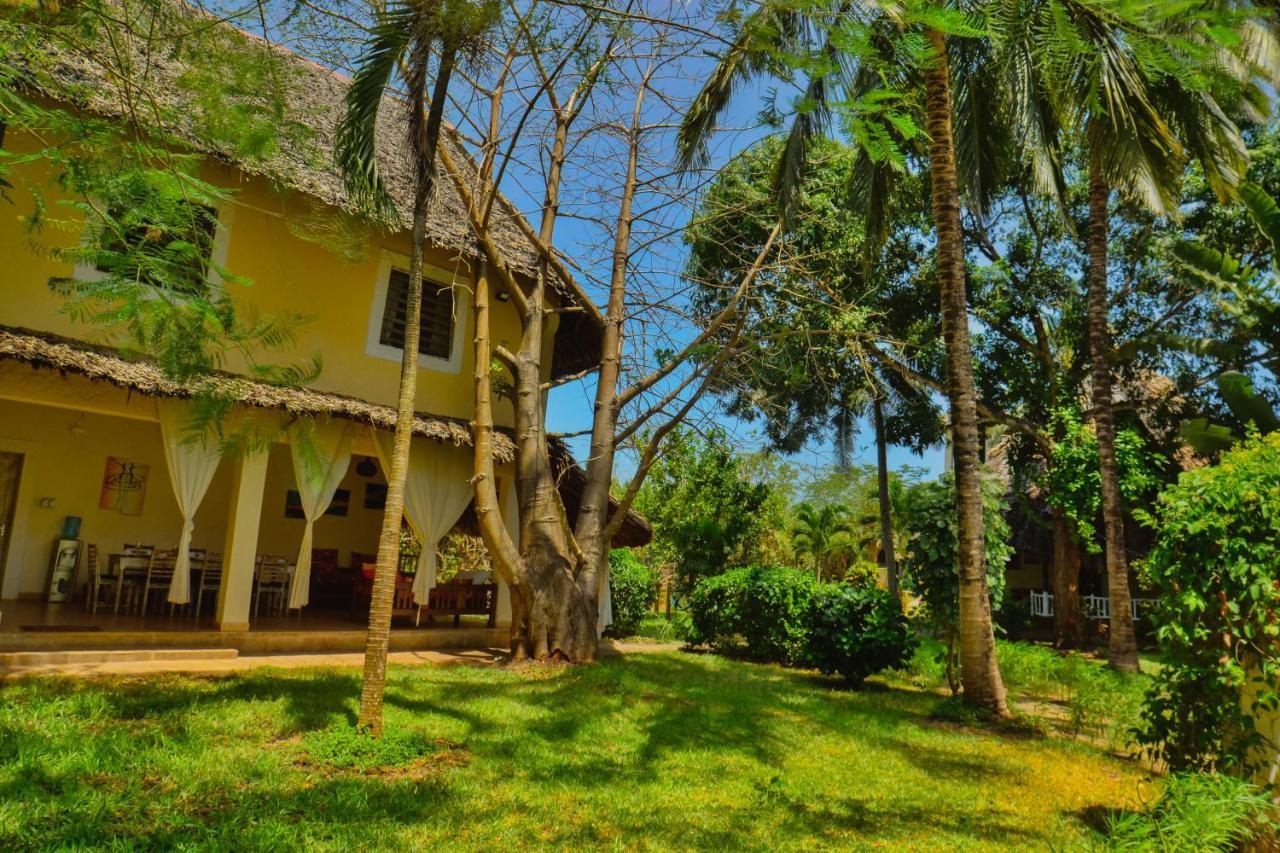 Bed and Breakfast Upani In Diani Diani Beach Zewnętrze zdjęcie