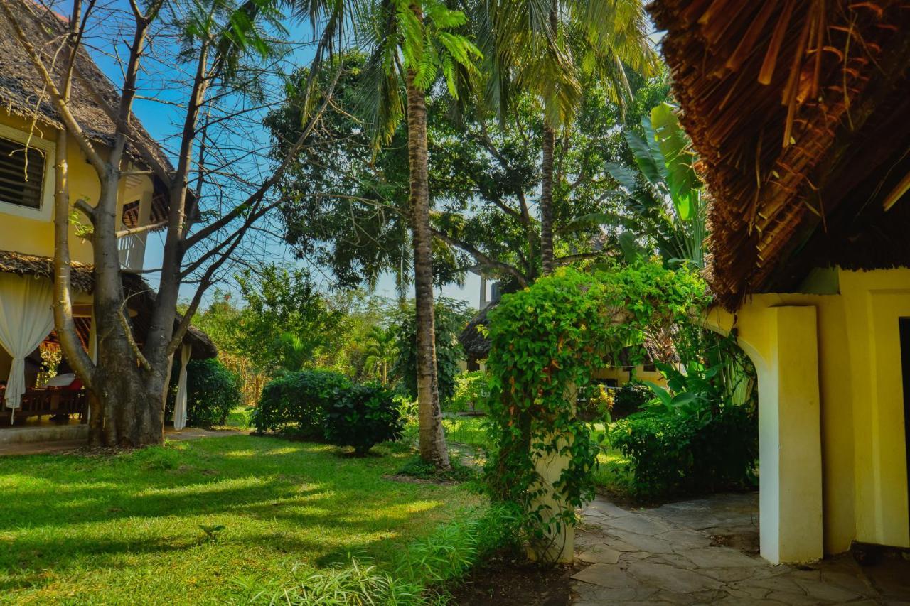 Bed and Breakfast Upani In Diani Diani Beach Zewnętrze zdjęcie