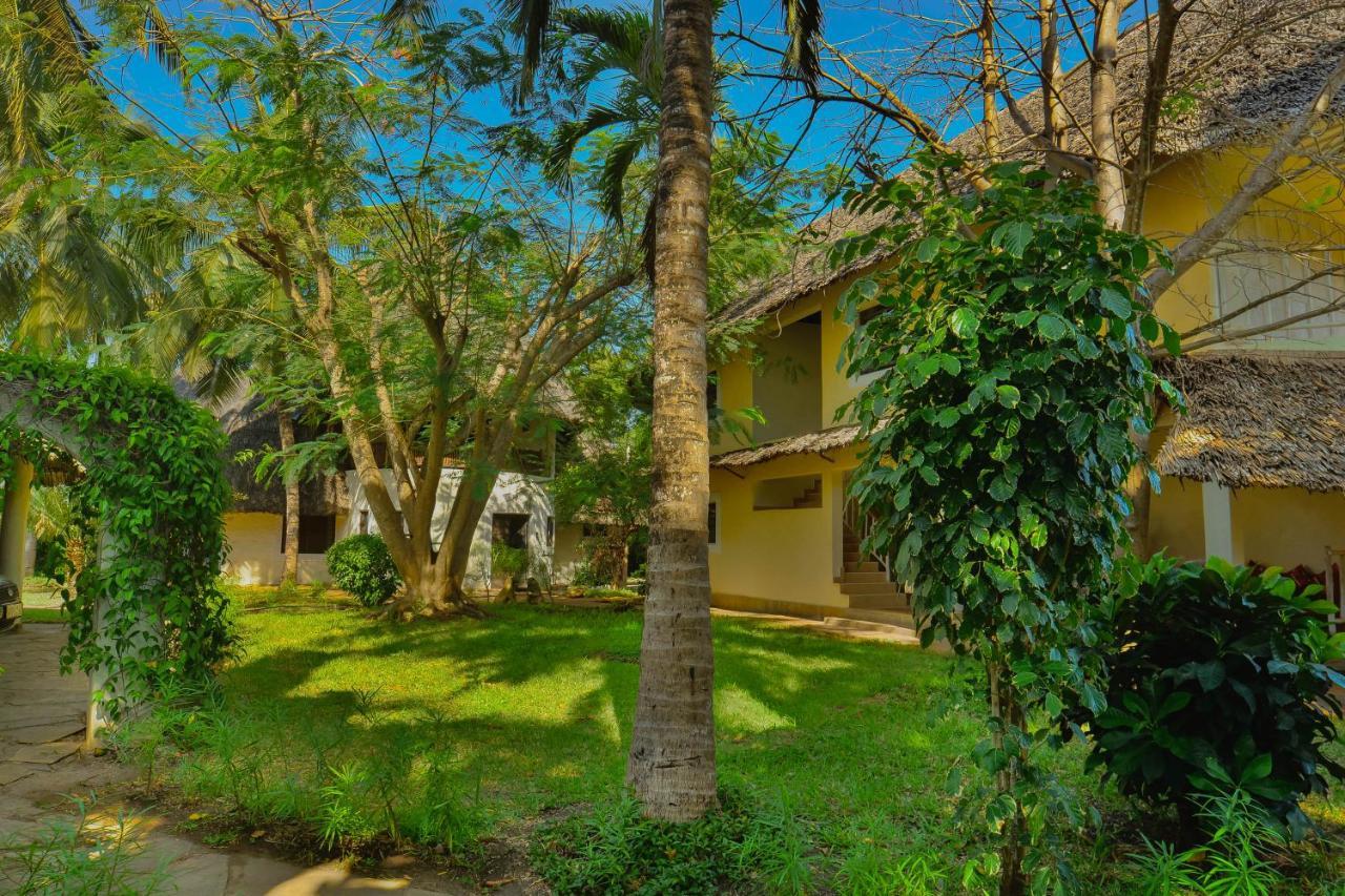 Bed and Breakfast Upani In Diani Diani Beach Zewnętrze zdjęcie